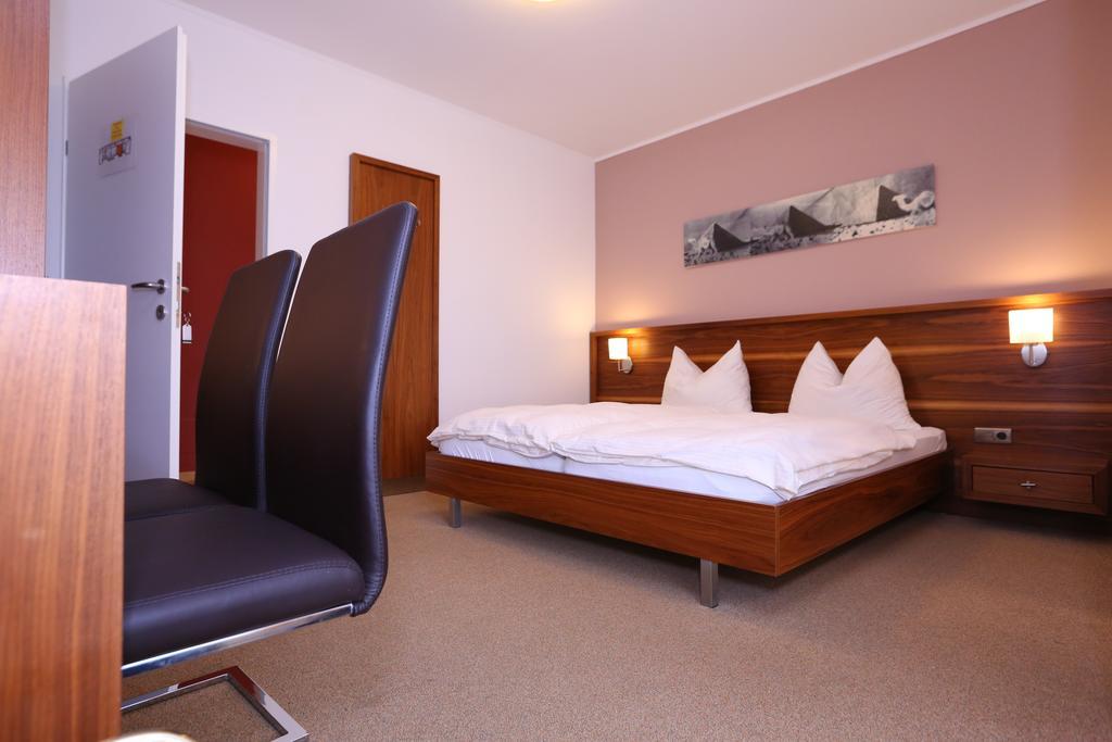 Hotel & Konditorei May Neufeld an der Leitha Room photo