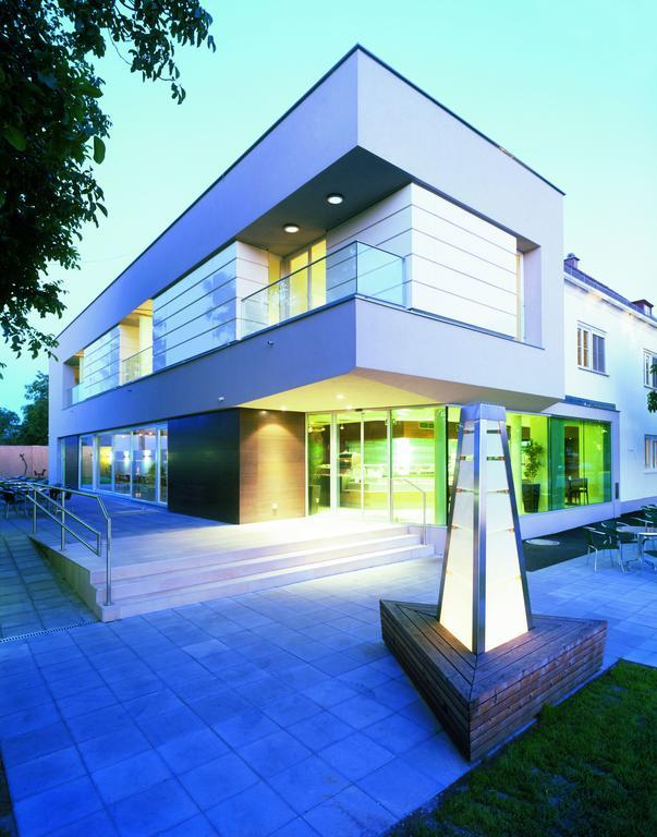 Hotel & Konditorei May Neufeld an der Leitha Exterior photo